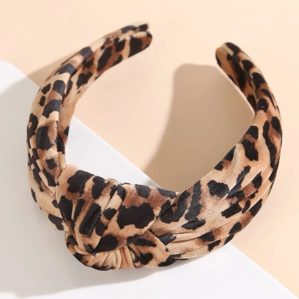 Leopard print twist front headband